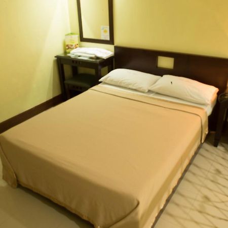 Vista Hotel Recto Manilla Buitenkant foto