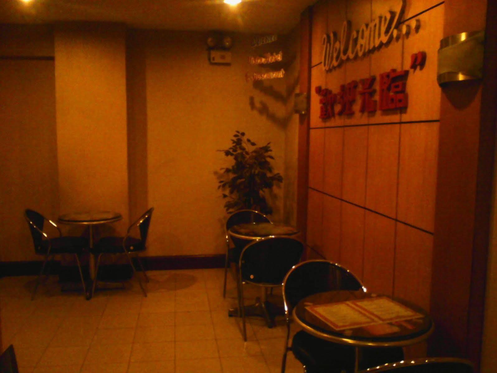 Vista Hotel Recto Manilla Buitenkant foto
