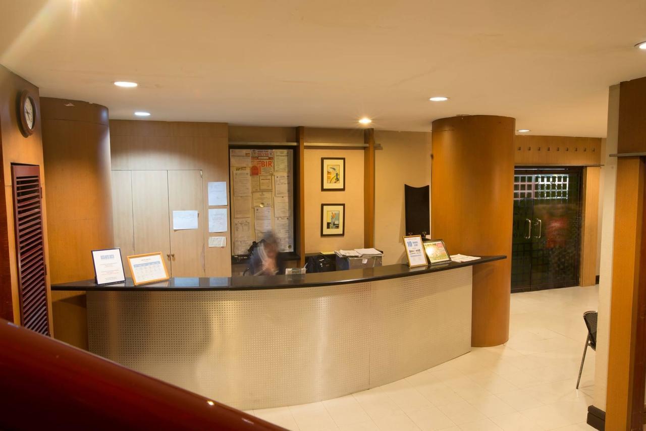 Vista Hotel Recto Manilla Buitenkant foto