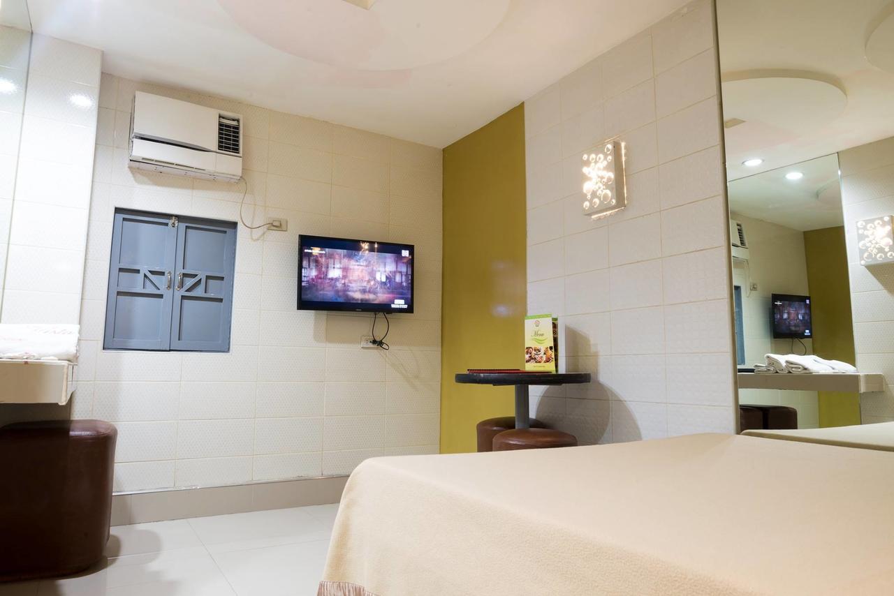 Vista Hotel Recto Manilla Buitenkant foto