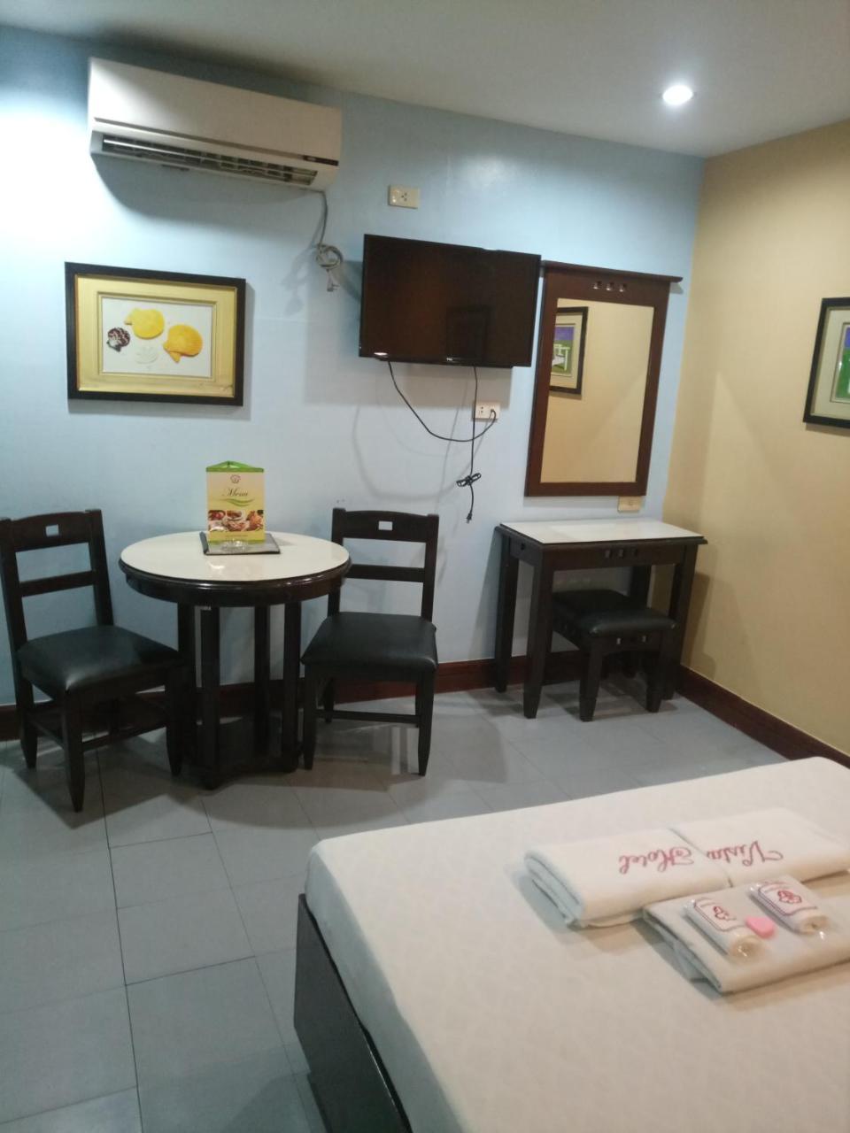 Vista Hotel Recto Manilla Buitenkant foto